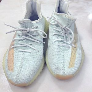Yeezy 350 v2 “Hyper Space”